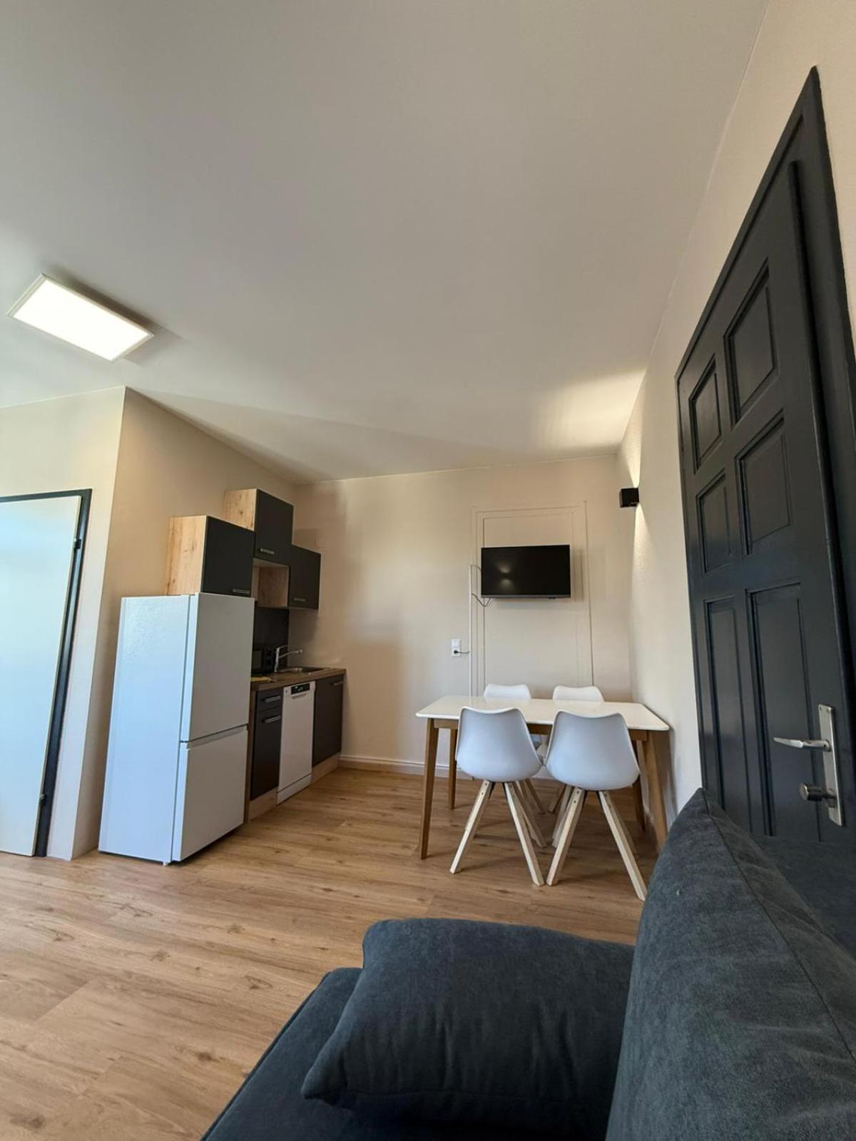 Crown Living Villa Blumenau Studios, Smarttv, Parkplatz Lustenau Zewnętrze zdjęcie