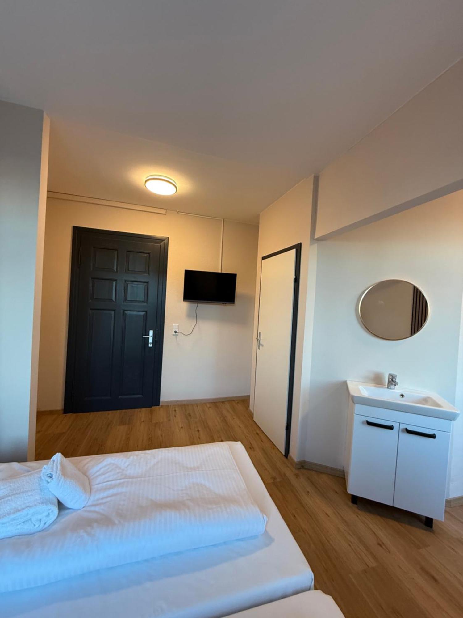 Crown Living Villa Blumenau Studios, Smarttv, Parkplatz Lustenau Zewnętrze zdjęcie