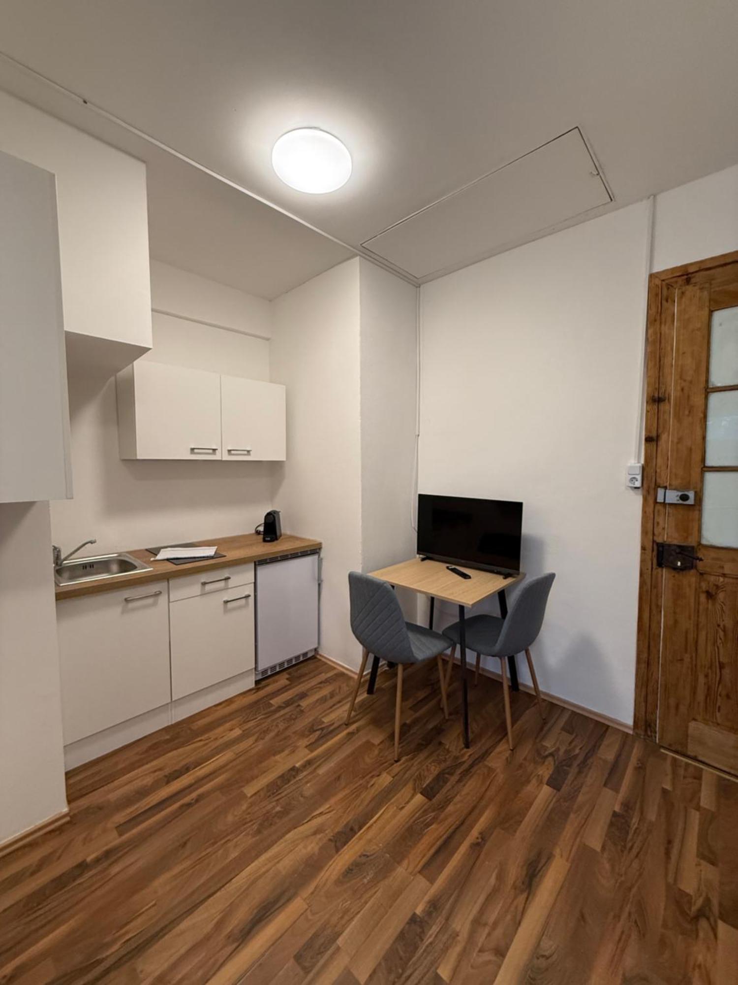 Crown Living Villa Blumenau Studios, Smarttv, Parkplatz Lustenau Zewnętrze zdjęcie